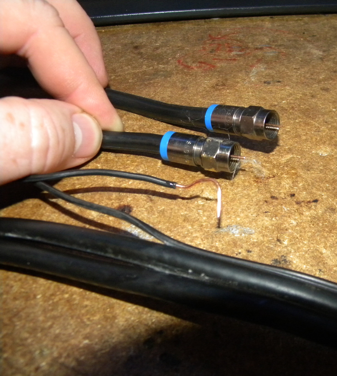 20 meter 'no radials' vertical antenna made from "Satellite TV" coax