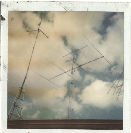 2 antennas-tower - 11m on roof.jpg