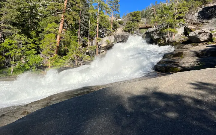 Bridge above Emerald Pool.png