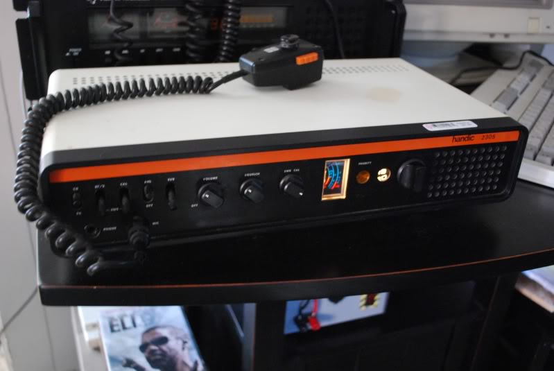 Handic 2305 23 Channel CB Base.jpg