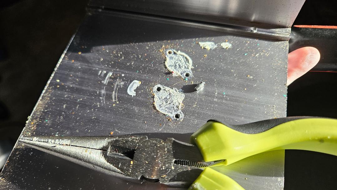 Magnum 2000 Broken Screw 2.jpg