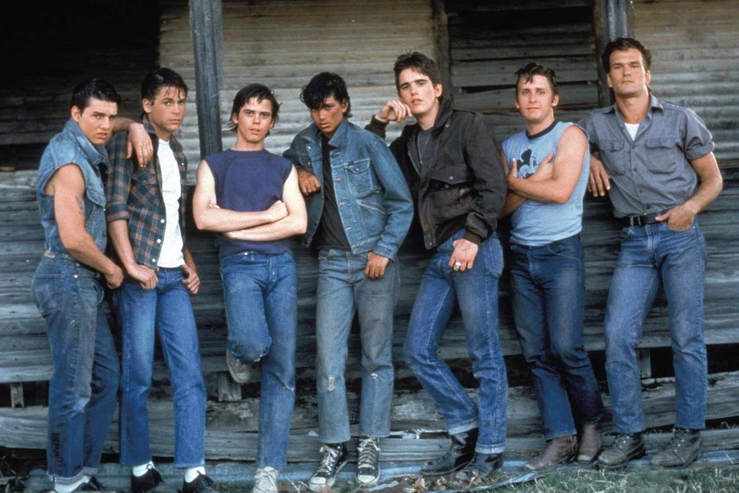 the-outsiders-1-f8e399329e0d489694c9c7d3c6669071.jpg