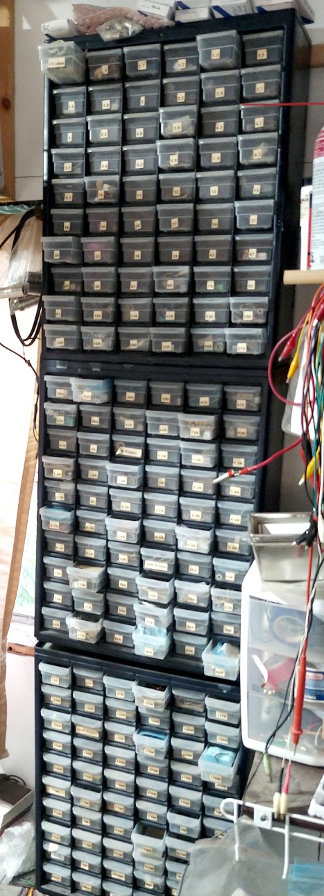 wall_of_resistors_E96.jpg