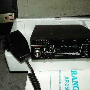 This is the 35 watt radio, box, and mic.
Can't really see the heat sink in this pic.