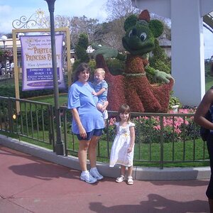 waltdisney 001Patty with mack and jacob