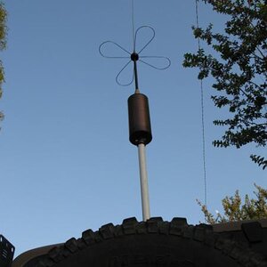 Hi-Q 4/80RT with cap hat and whip