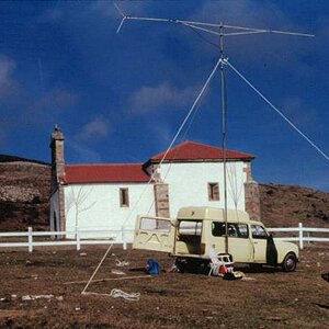 1989 4F6 n Tonna17

/P near the Ebro Reservoir near Reinosa. IN73. 17 el Tonna.
Renault 4F6, an excellent van for operating inside. Table, chair...it 