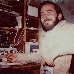 1978 EA1TH

A younger version of me, still smoking. Atlas 210X. Datong RF
Speech Compressor and homebrew balanced ATU into open wire feeder to a doubl