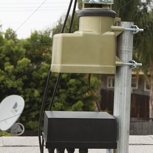 Hygain AR-35 and Ameritron RCS-8V installed