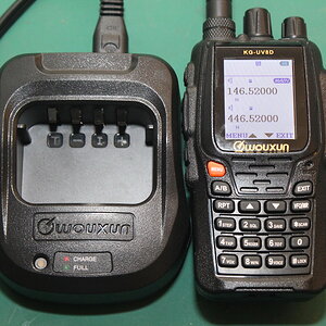 KG-UV8D and charger