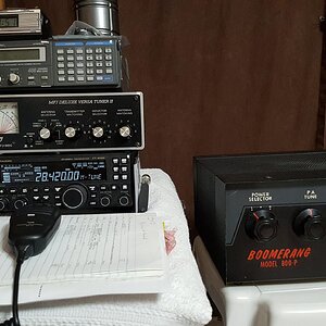 Yaesu FT-450D, MFJ-Antenna Tuner, Peterson Boomerang and Realistic Scanner..jpg
