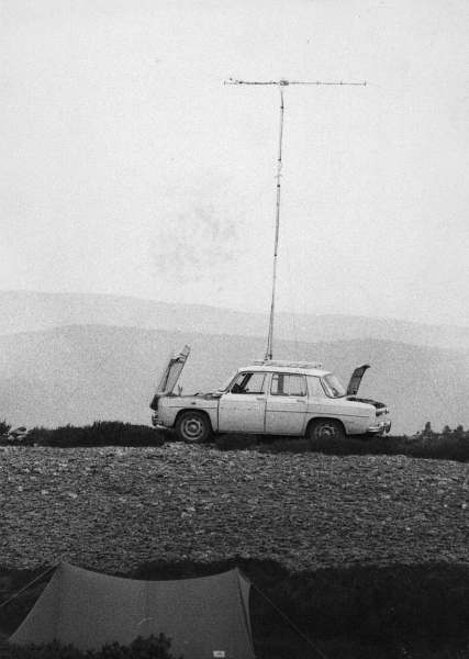 1981 Hombrew 8el

A slightly more manageable antenna! 1500m asl. La Rioja.