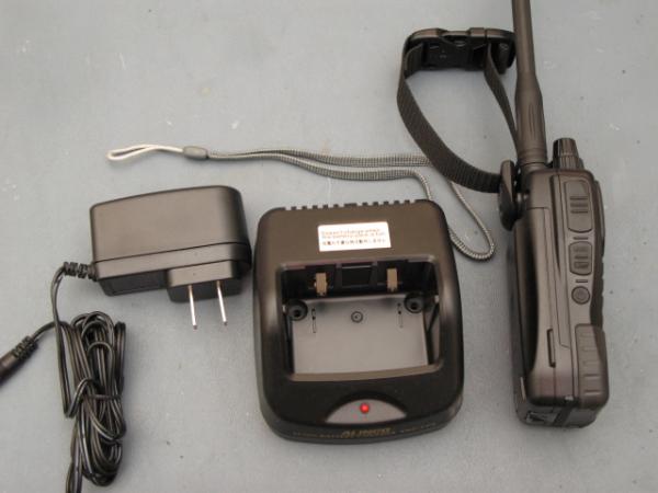 Alinco DJ-G7 with supplied accessories