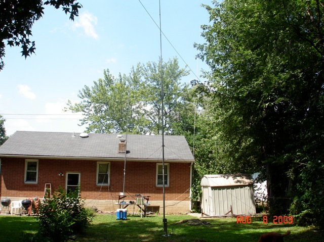 Antennafarm
43' vertical, 80/40 bazooka, G5RV Mystery antenna, Ringo Ranger, IMax 2000.