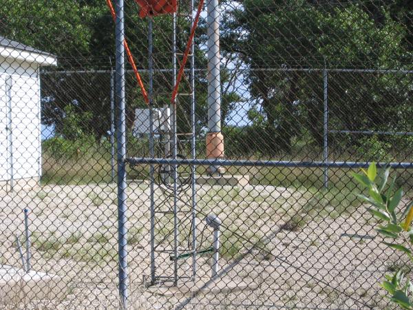 Can you see any RF chokes or baluns? There's one in front center for the yagi with the coax just coiled up a few times and there's one at the bottom o