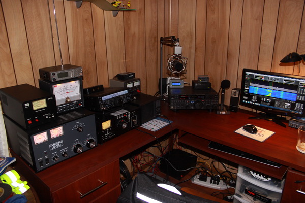 From Left to right: AL-80B, DL2K Dummy Load, Pro 2051 Scanner, MFJ-868 Meter, Yaesu FT-847, AT2KD Tuner, Yaesu 5400 Controller, SP-2000, EZR Controlle
