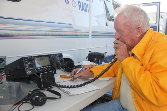 Gordon WB6NOA working 6