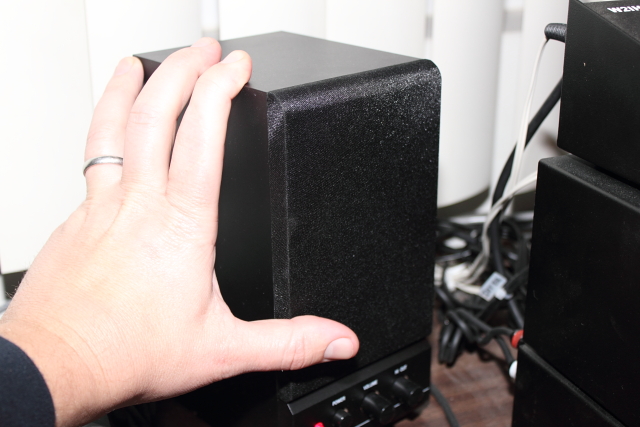 Hand in pic to show dimensions