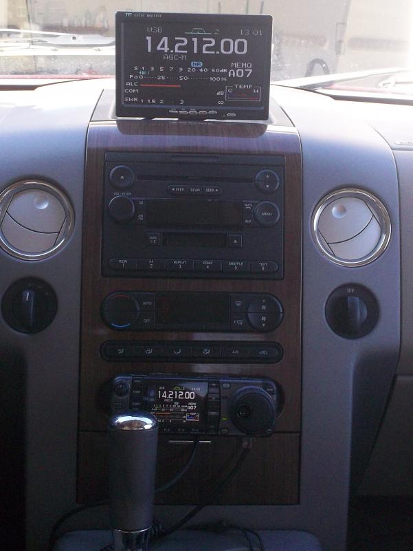 Icom 7000 with TFT 7 inch color monitor mounted above.