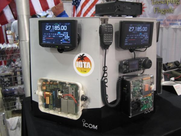 Icom IC-7000 and AH4 auto tuner