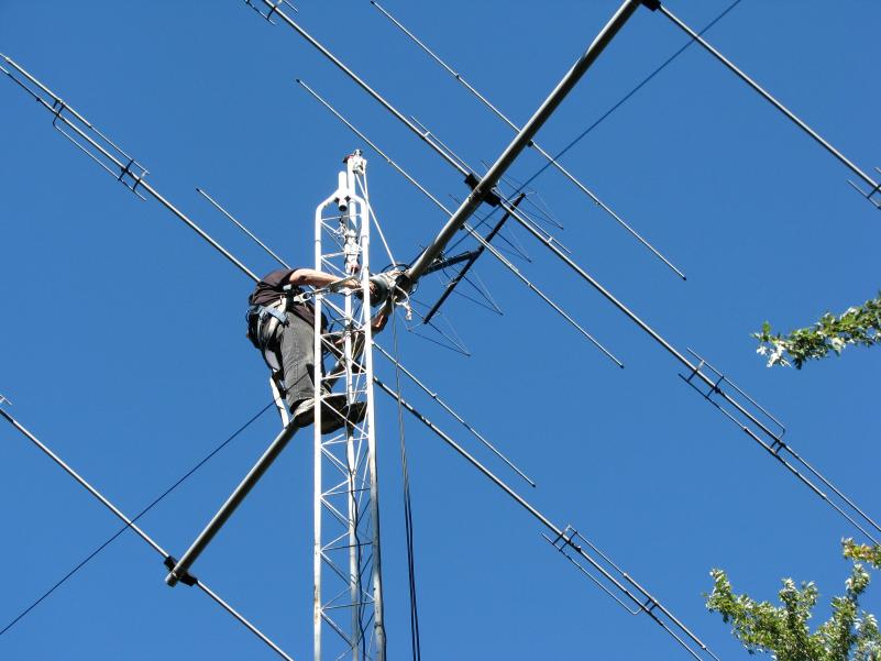 IMG 0012 W9DWS working on my antenna