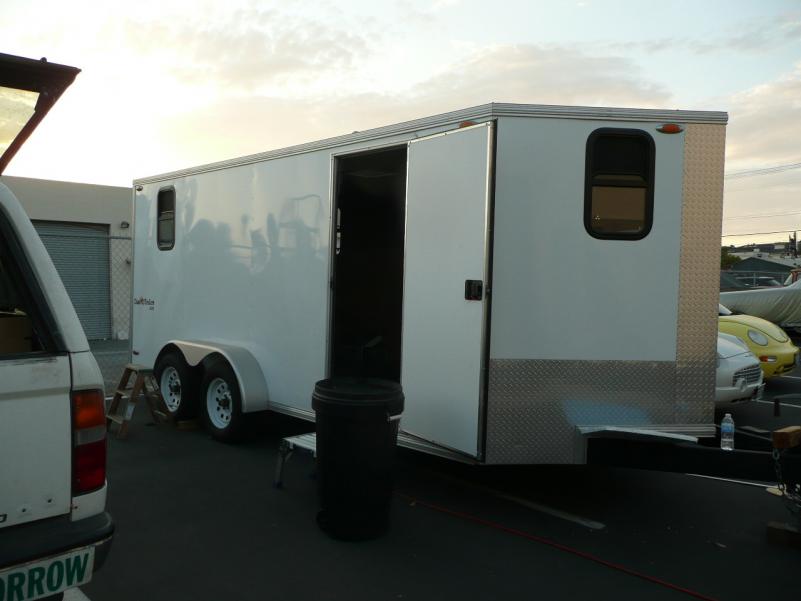 Installing windows in the 'V'-nose trailer