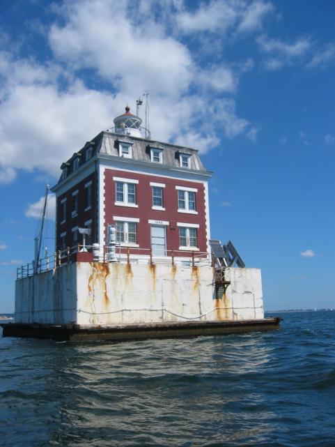 Ledge Light lighthouse, Thames River
