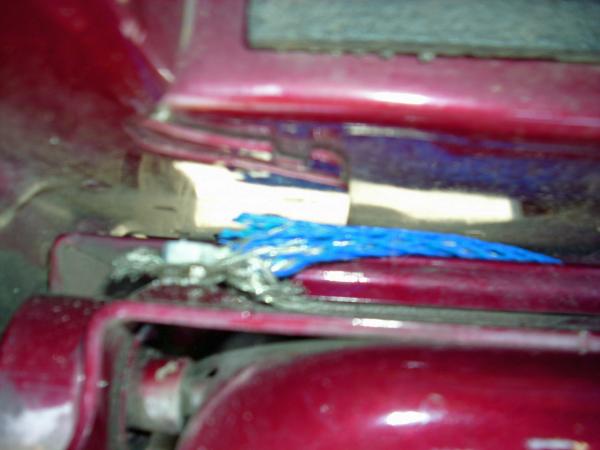 Left rear tailgate to bumper.