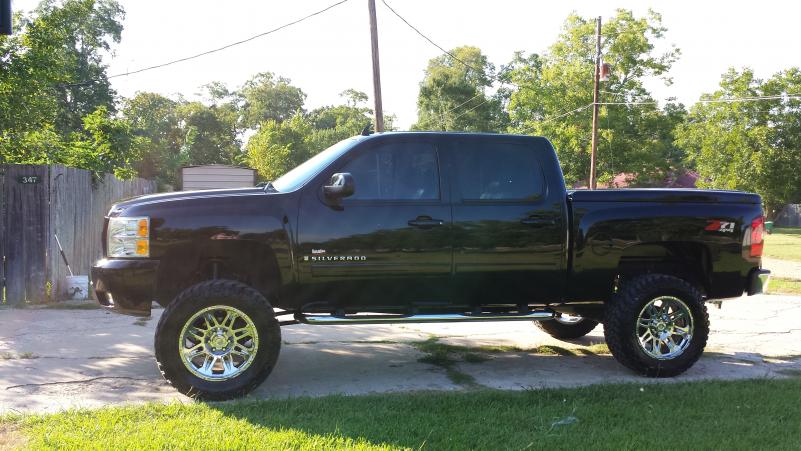My truck, notice there is no antenna on this one lol
