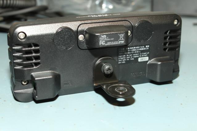 Rear suction mount bracket