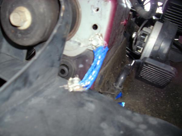 Right front quarter panel to frame.