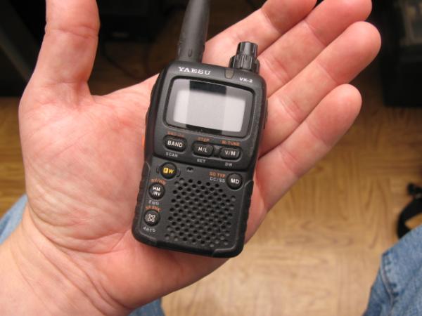Yaesu VX-2r